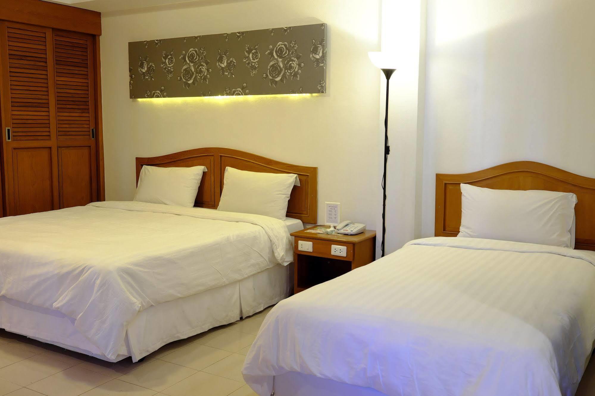 Pj Inn Pattaya Exterior foto